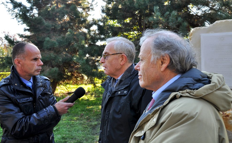 25- Interview de la Télé