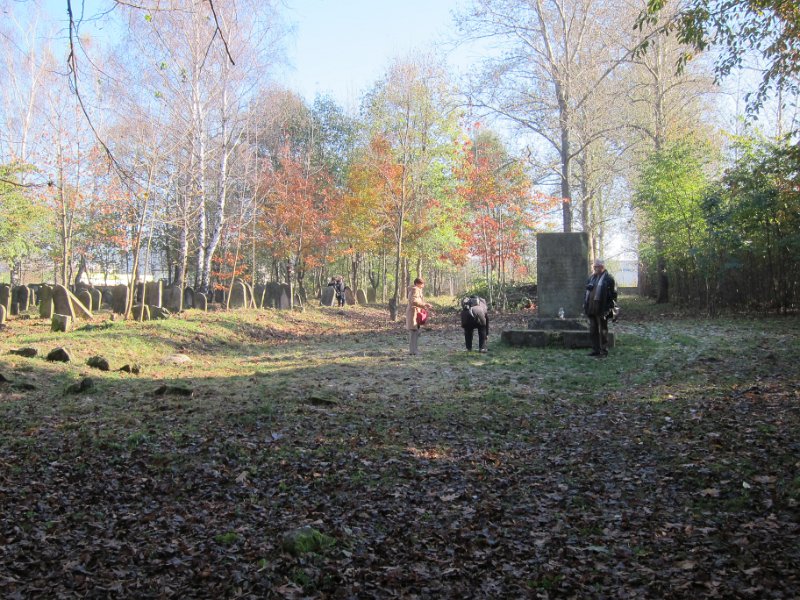 8-1 - monument dans le cimetière