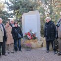IMG_0844 Les Szydlowze devant le monument